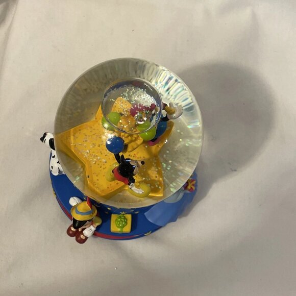 Disney Hallmark Musical Snow Globe 2001 Walt's 100th Birthday Limited Edition - Picture 6 of 12